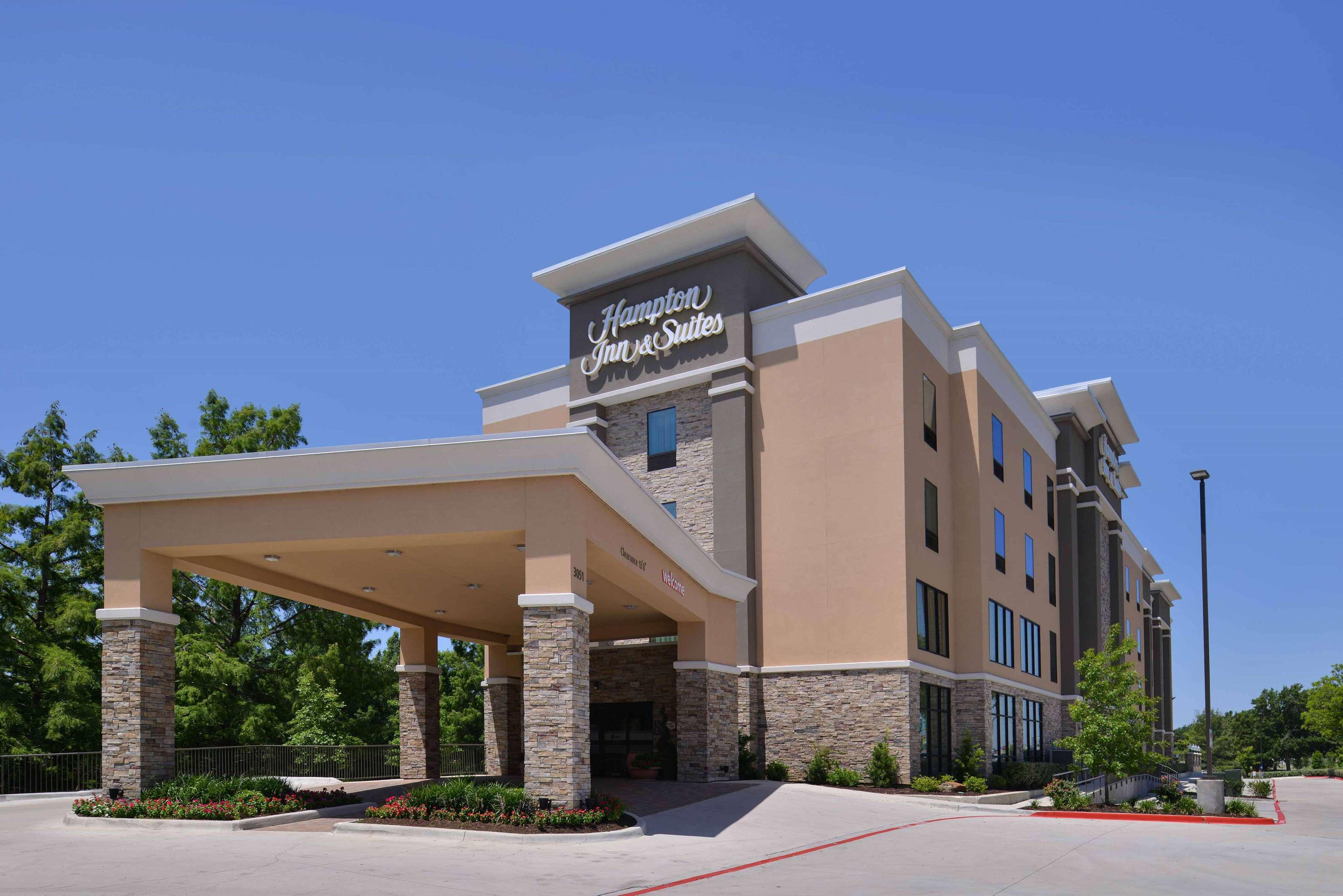 Hampton Inn & Suites Dallas Market Center Exterior foto